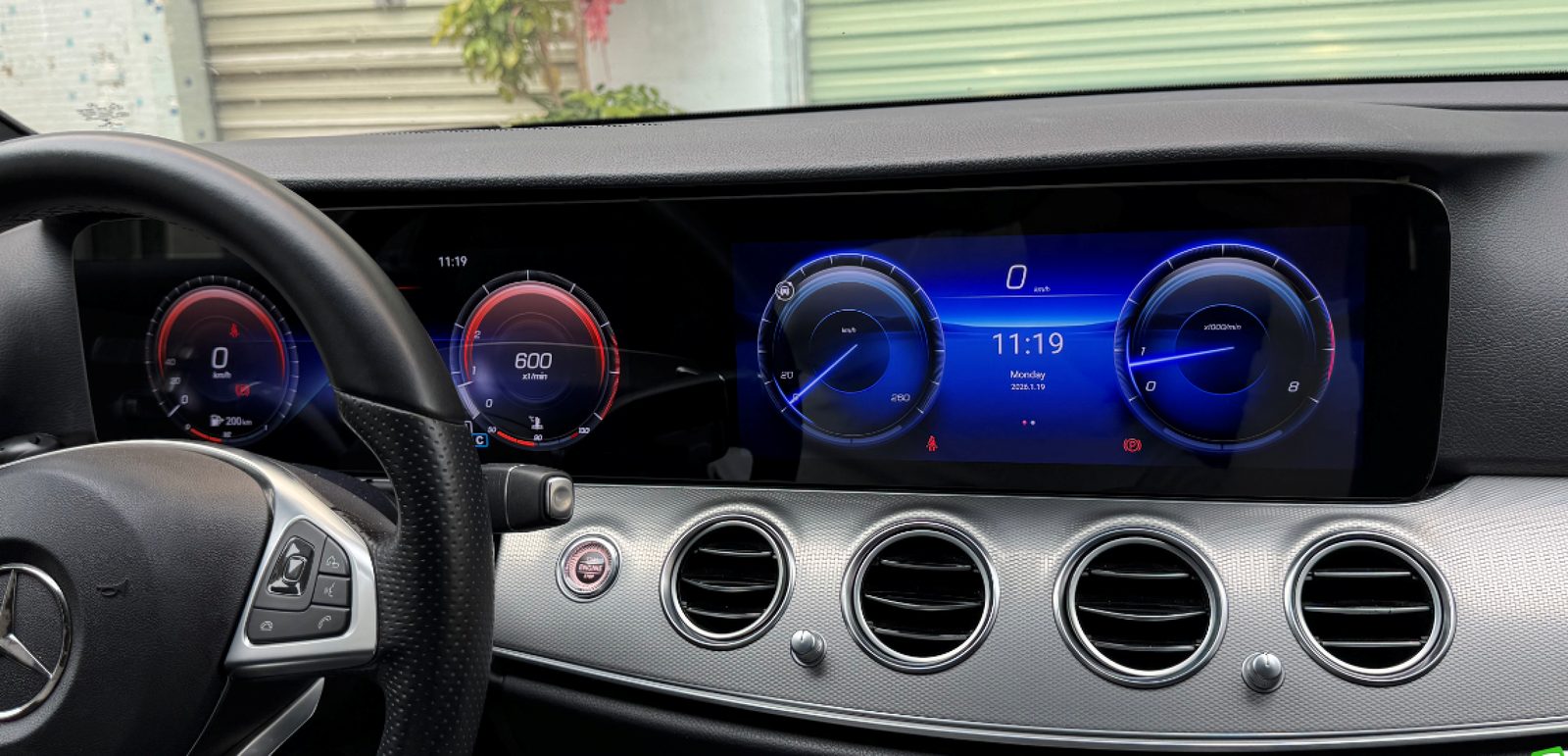 Android screen upgrade installed in a Mercedes-Benz