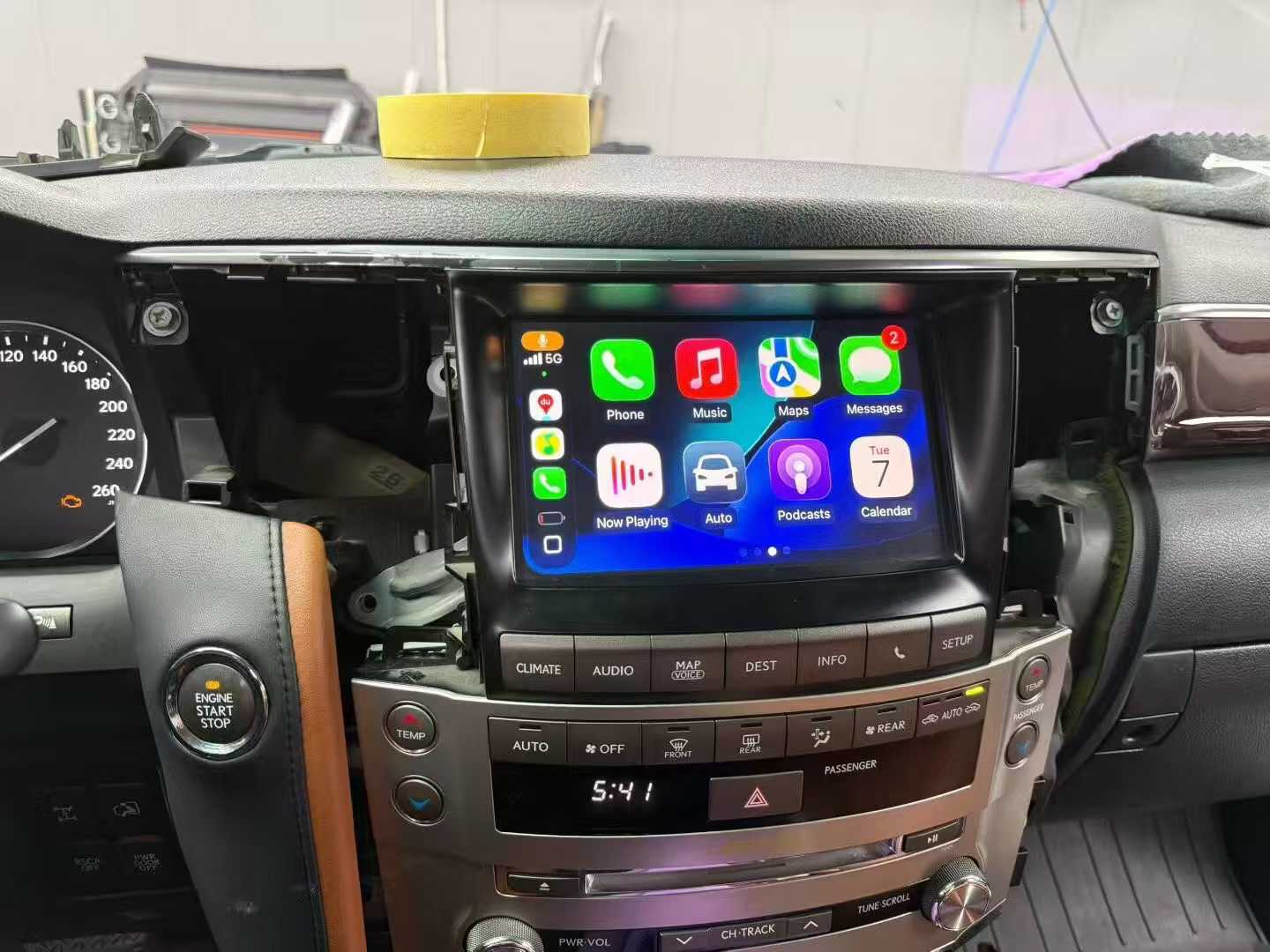 CarPlay interface for Lexus 2015 system